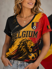 Haut à manches courtes et col en V, imprimé sur le thème du football féminin