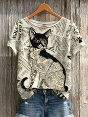 T-shirt femme à manches courtes, imprimé artistique en patchwork, motifs de chat et empreintes de patte sur fond de journal