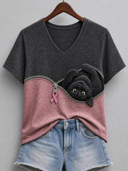 T-shirt à manches courtes pour femme avec imprimé contrasté motif chat noir qui fait un clin d’œil et ruban rose, fermeture éclair